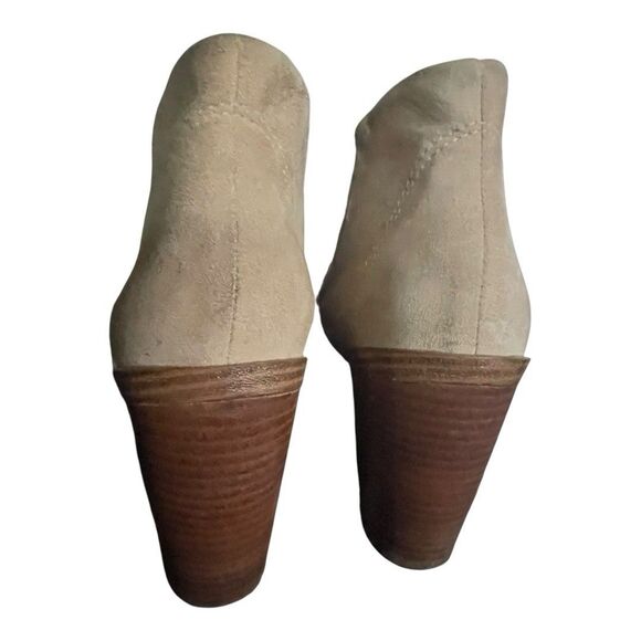 Vince Camuto Grendan Western Bootie Tan Suede With Block Heel  Size 10 FLAW***** - Picture 5 of 7